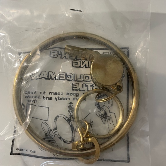 Dead stock Mid Century Jailer’s Key Ring Holder Bracelet Brass Whistle - Picture 4 of 4